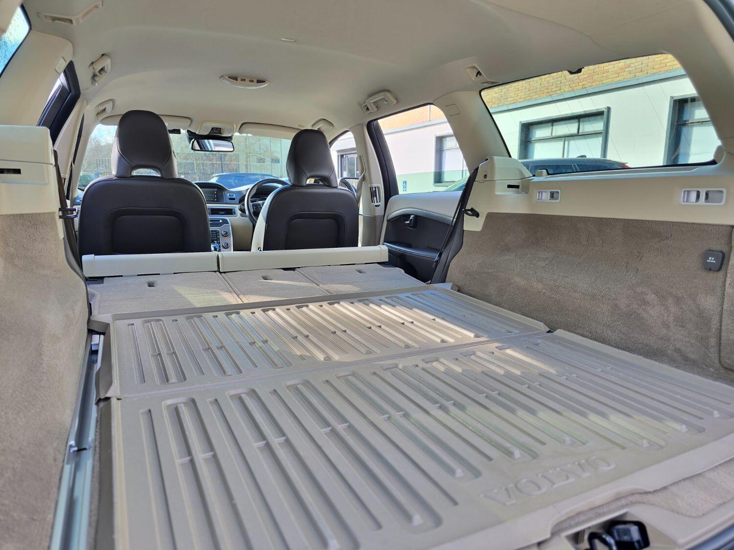 Used Volvo XC70 2013 for sale - 77189409: Photo 53