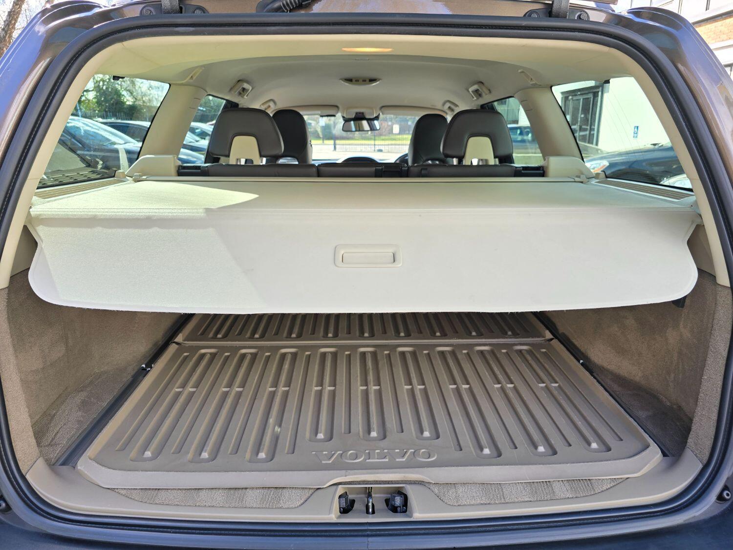 Used Volvo XC70 2013 for sale - 77189409: Photo 57