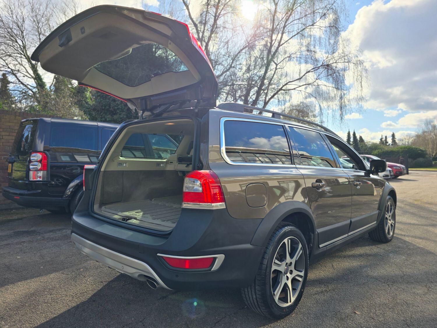 Used Volvo XC70 2013 for sale - 77189409: Photo 59