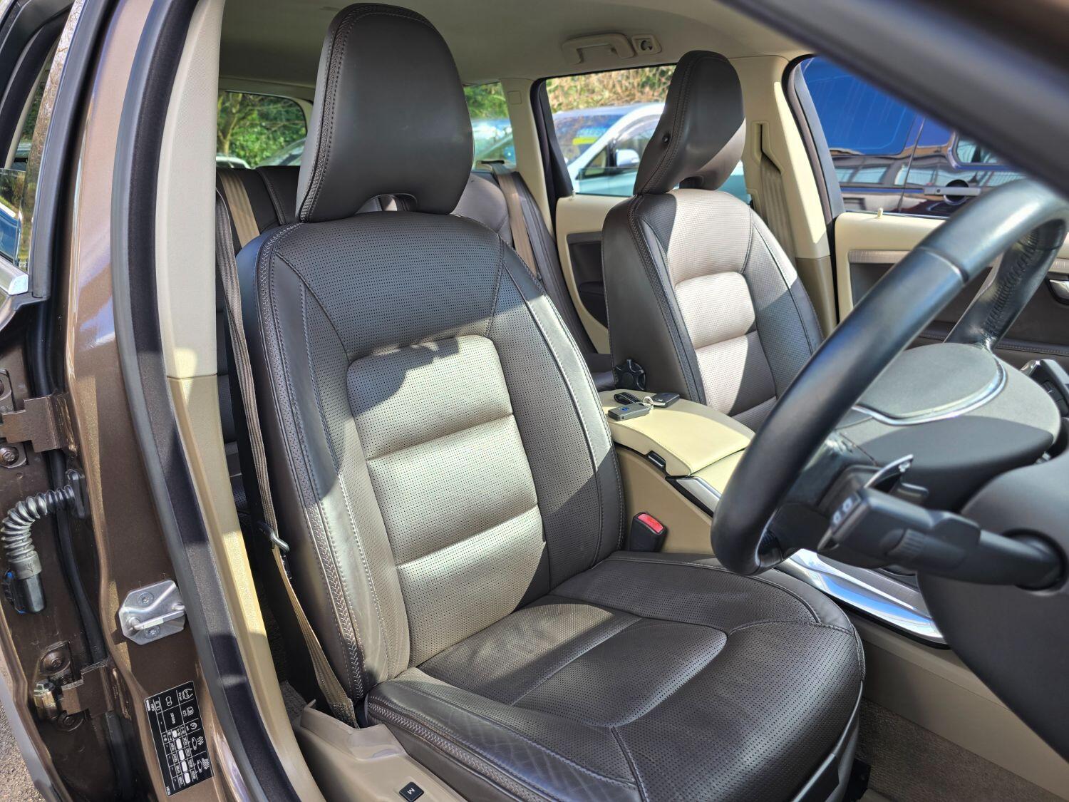 Used Volvo XC70 2013 for sale - 77189409: Photo 82