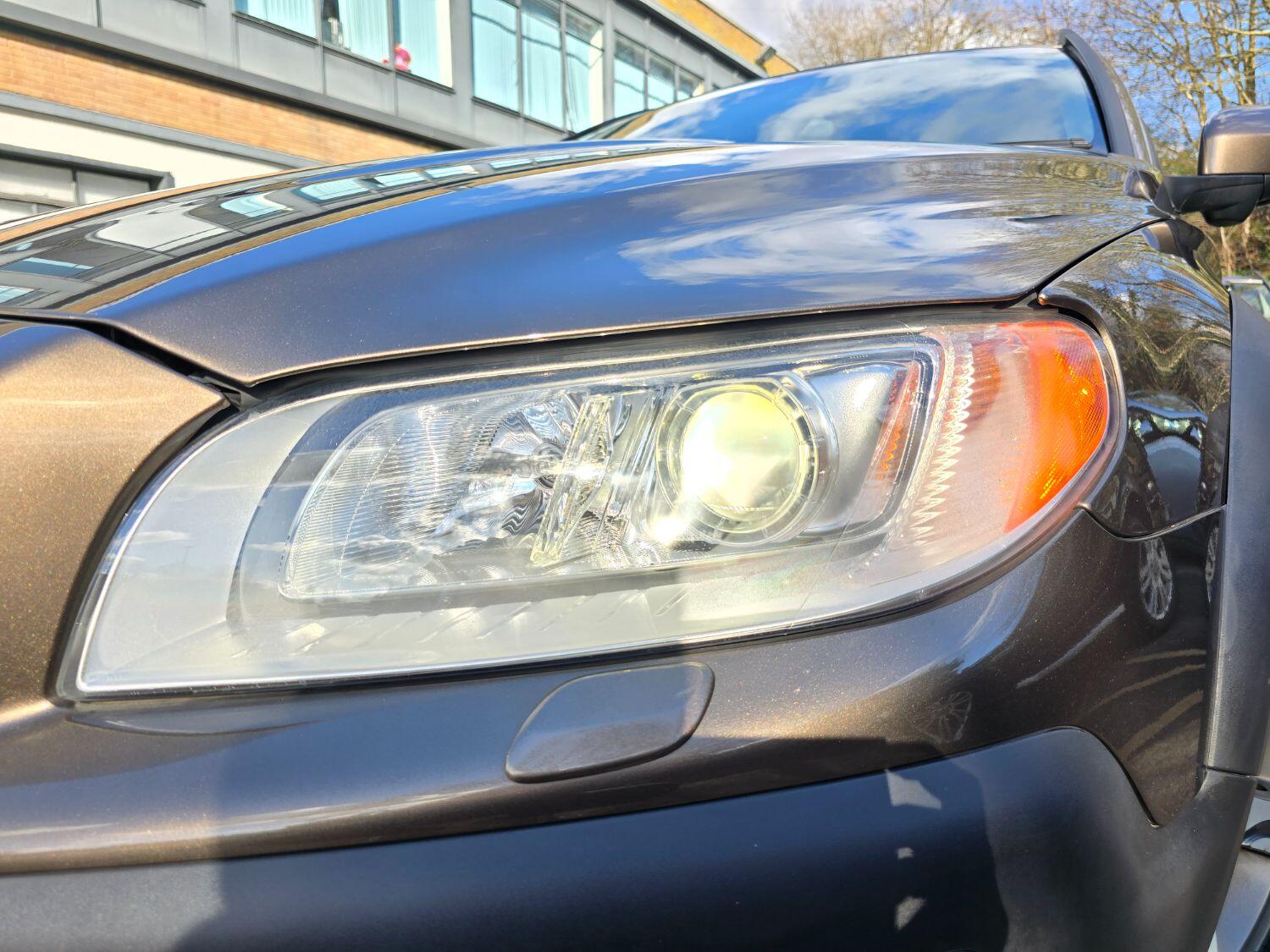 Used Volvo XC70 2013 for sale - 77189409: Photo 88