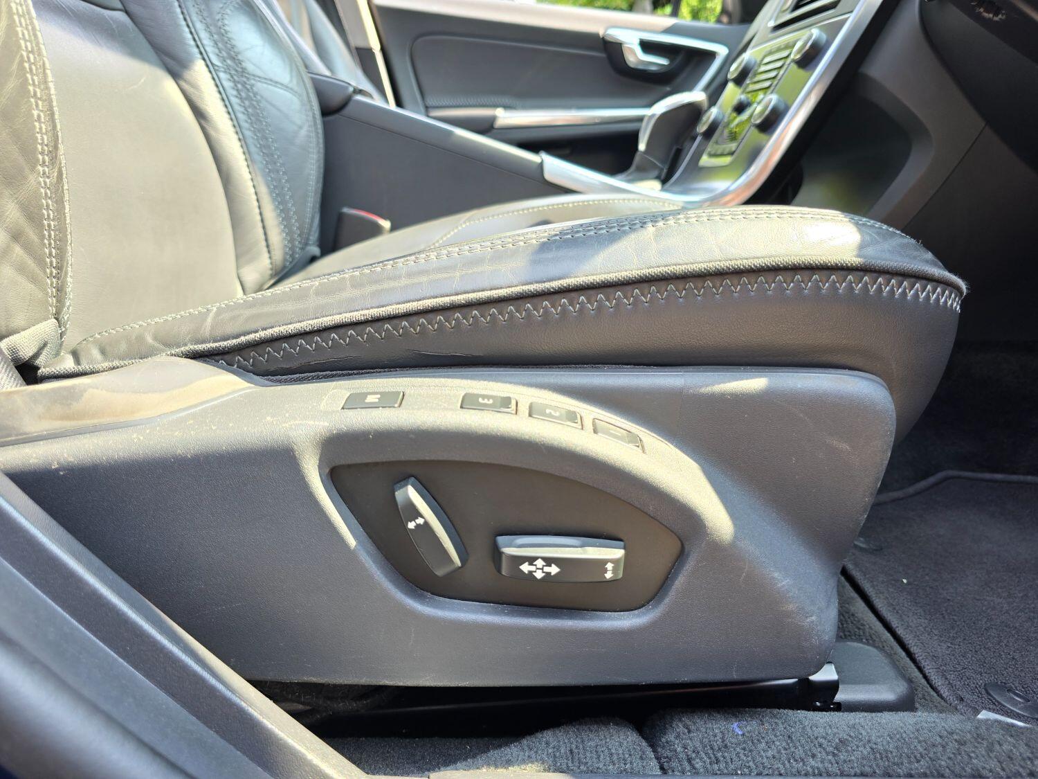 Used Volvo V60 2013 for sale - 77189369: Photo 21