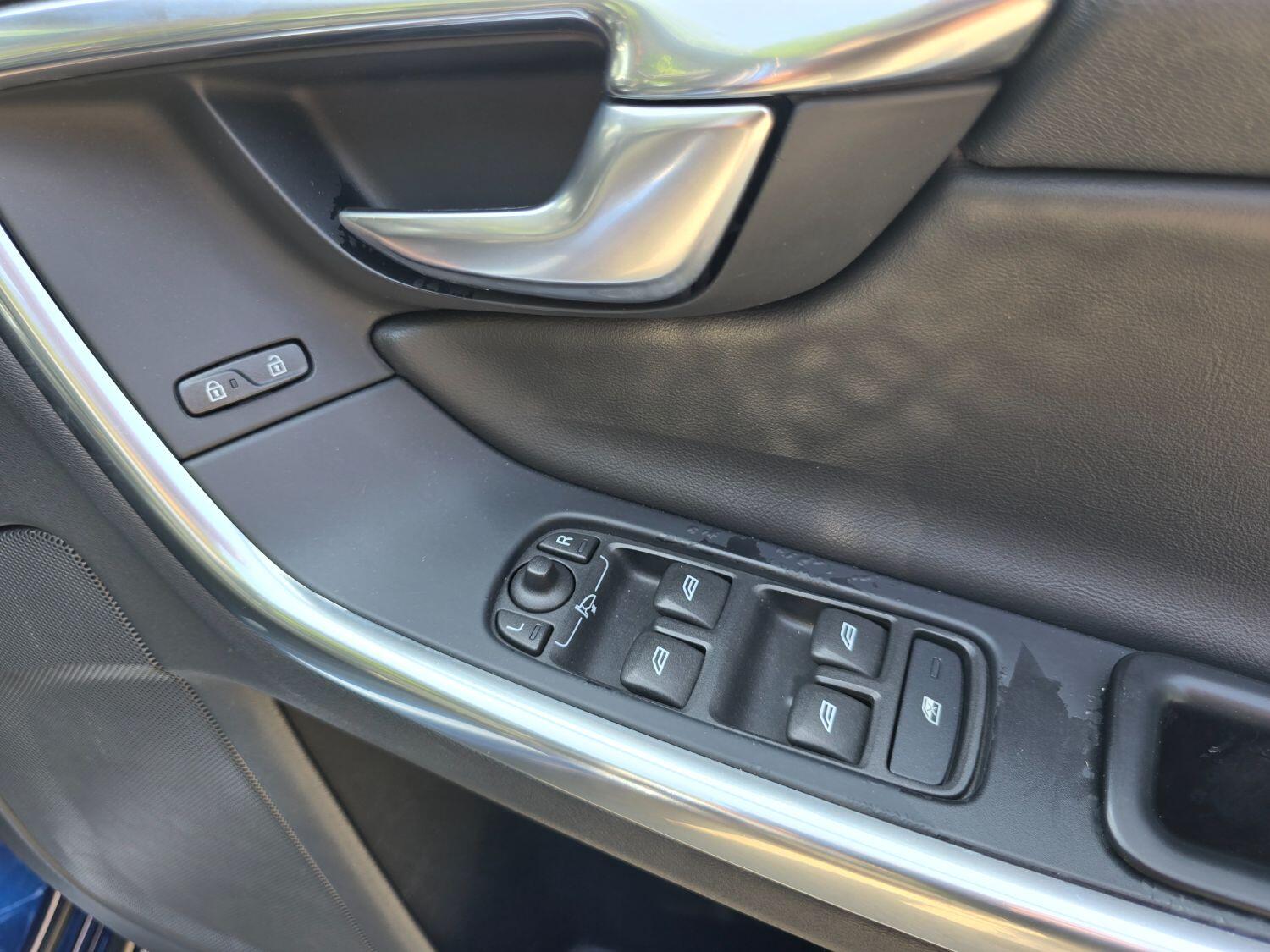 Used Volvo V60 2013 for sale - 77189369: Photo 23