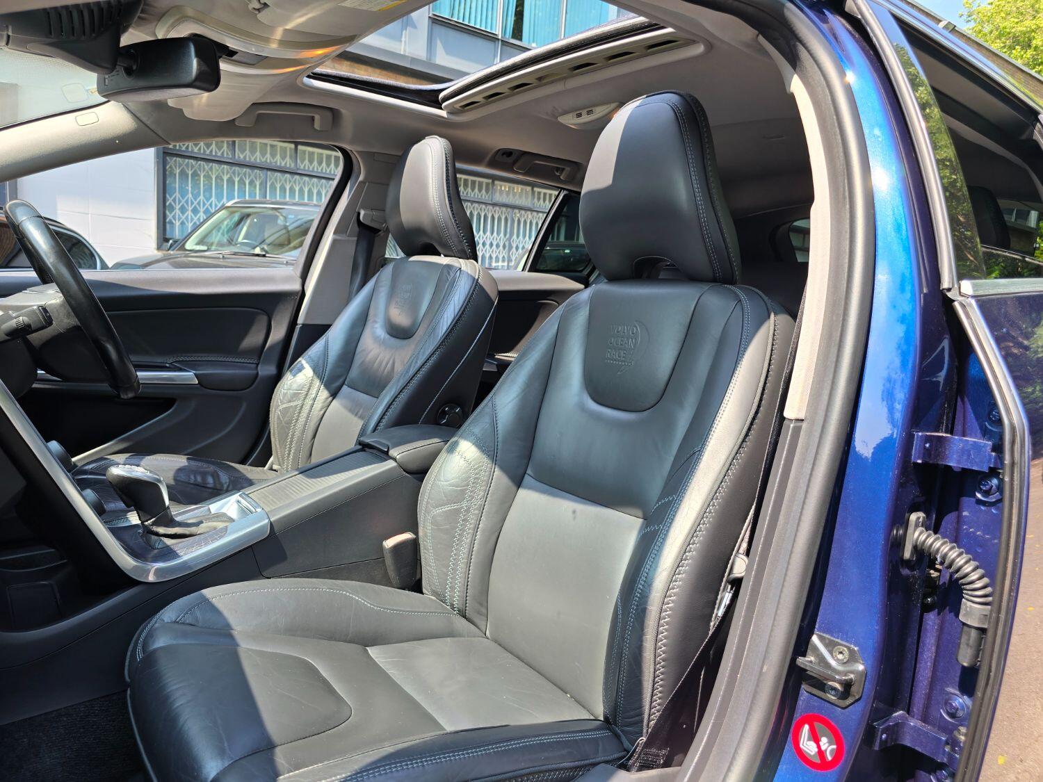 Used Volvo V60 2013 for sale - 77189369: Photo 25