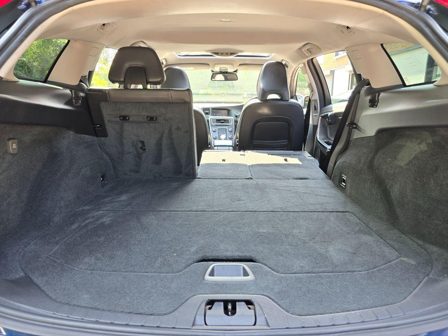 Used Volvo V60 2013 for sale - 77189369: Photo 31