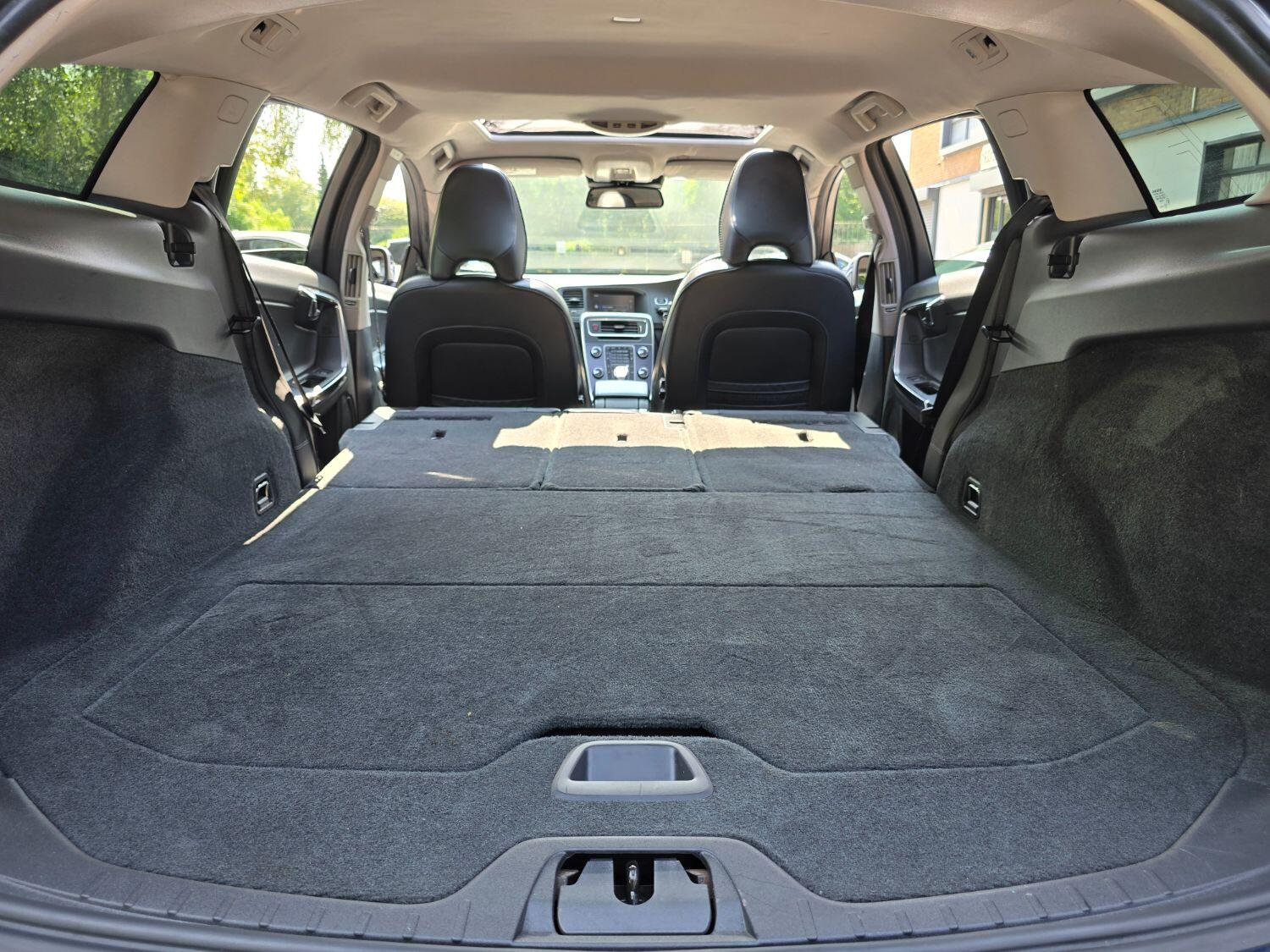 Used Volvo V60 2013 for sale - 77189369: Photo 32