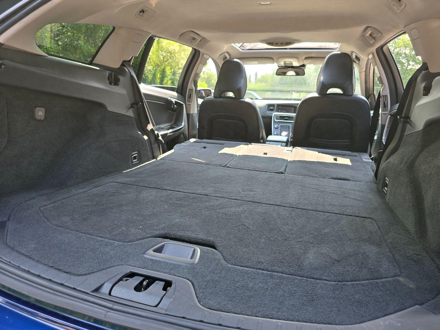 Used Volvo V60 2013 for sale - 77189369: Photo 33