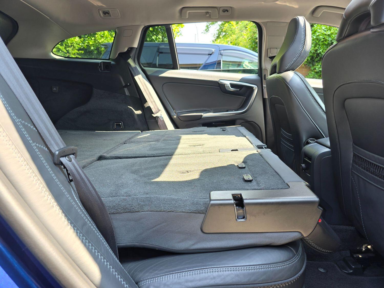 Used Volvo V60 2013 for sale - 77189369: Photo 36