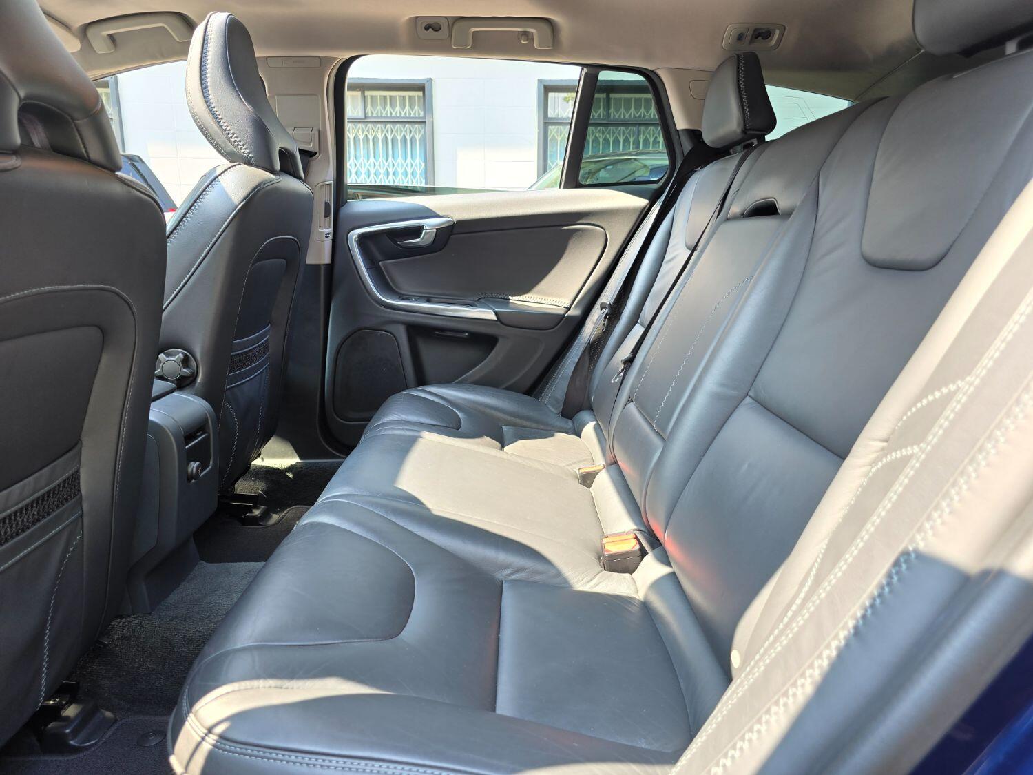 Used Volvo V60 2013 for sale - 77189369: Photo 37