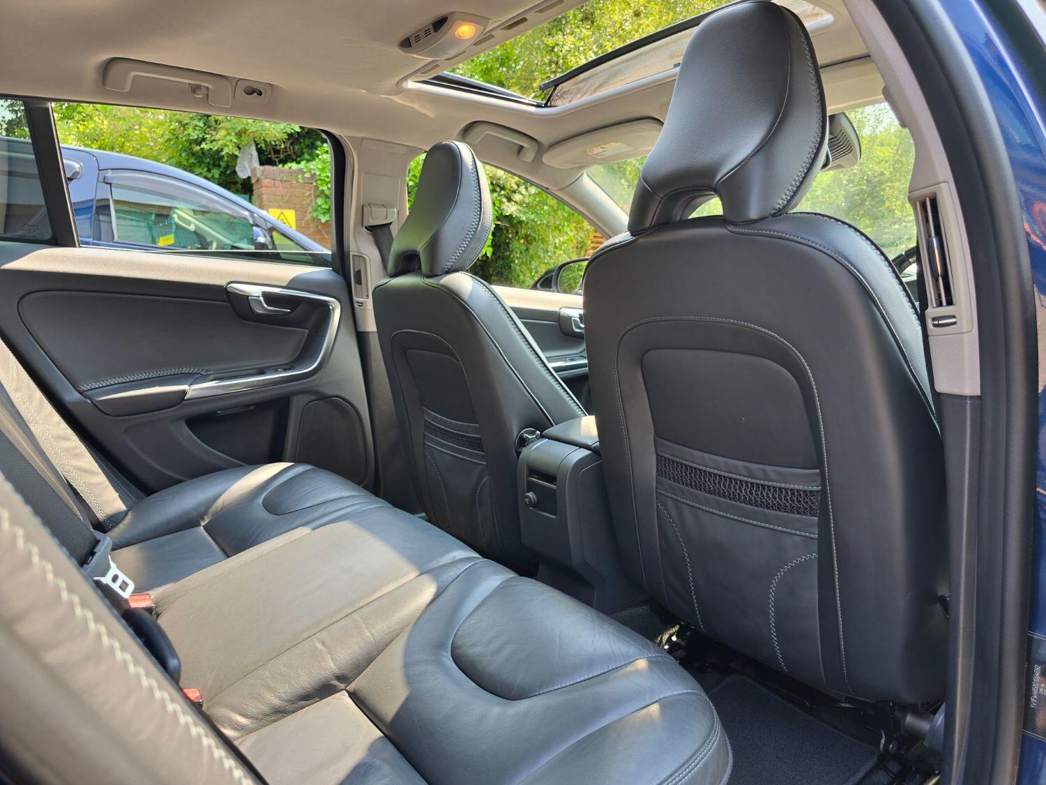 Used Volvo V60 2013 for sale - 77189369: Photo 42