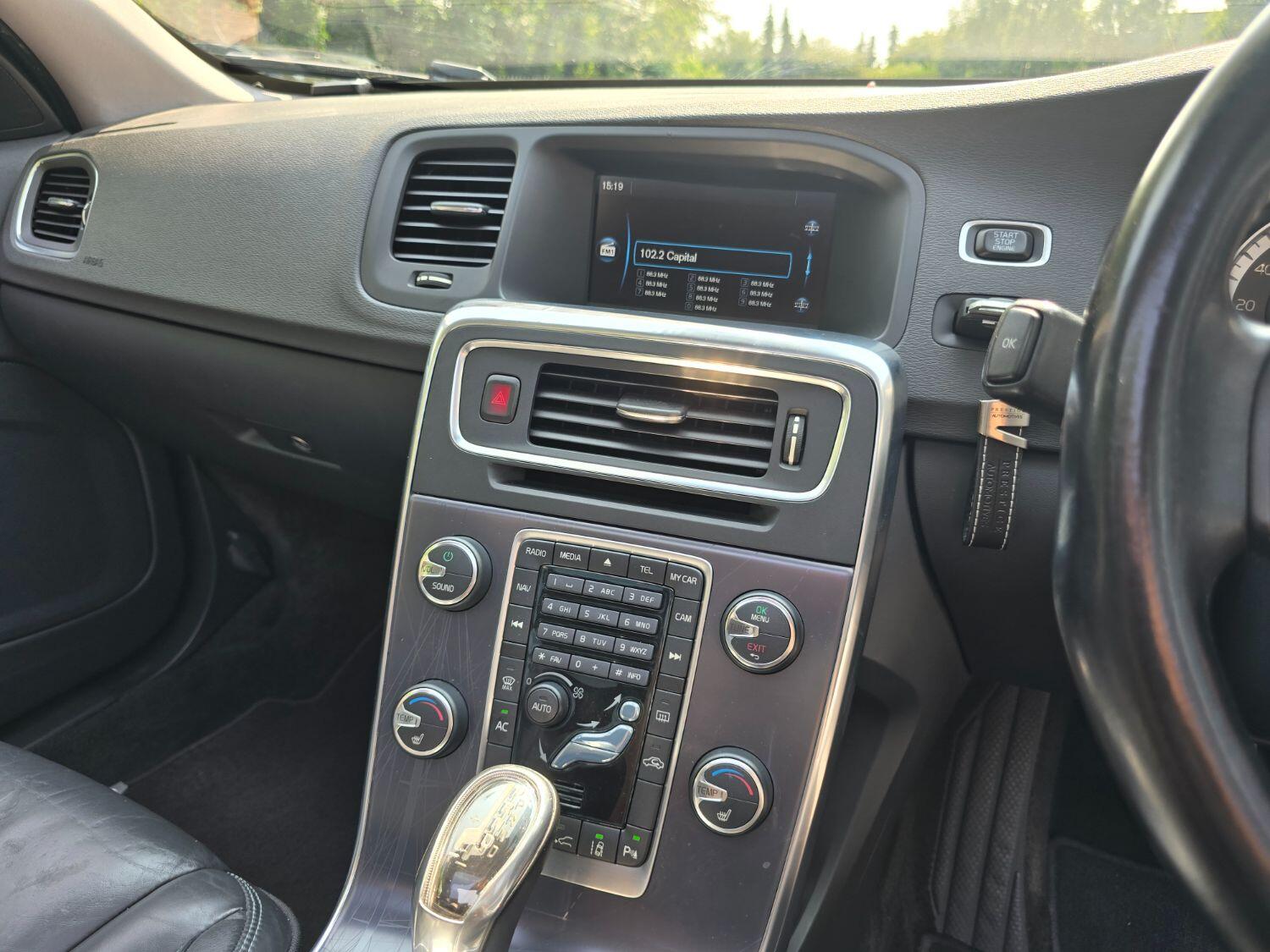 Used Volvo V60 2013 for sale - 77189369: Photo 45