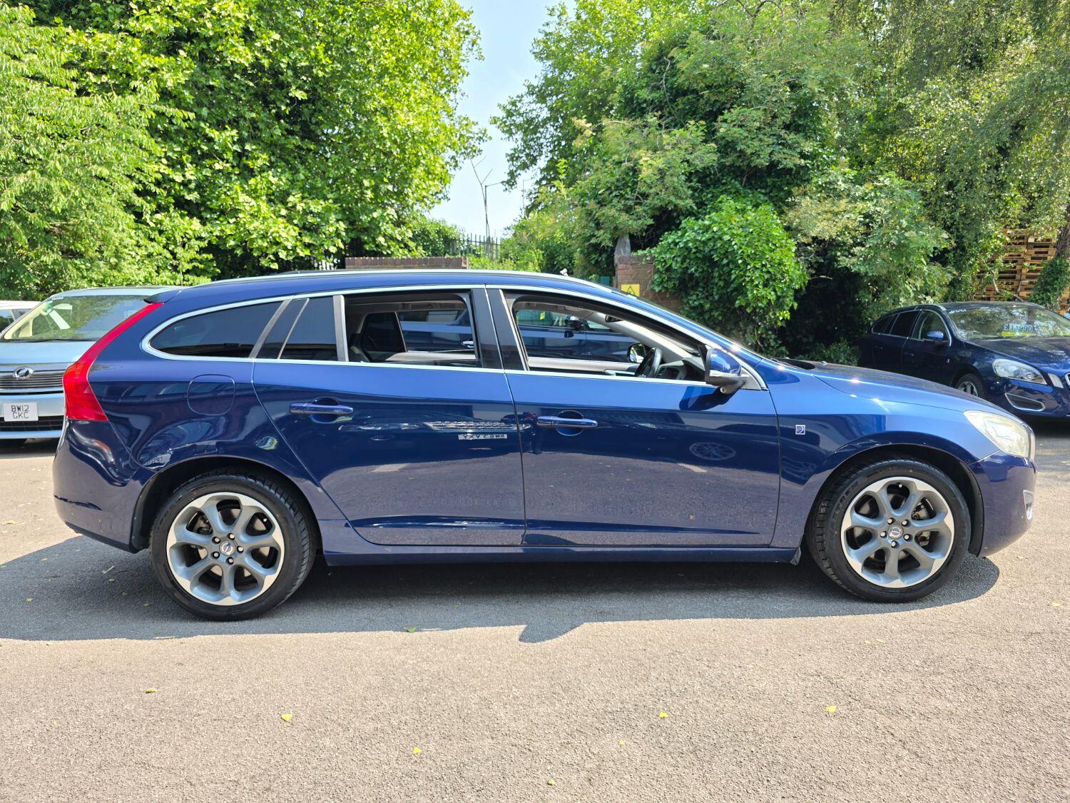 Used Volvo V60 2013 for sale - 77189369: Photo 6