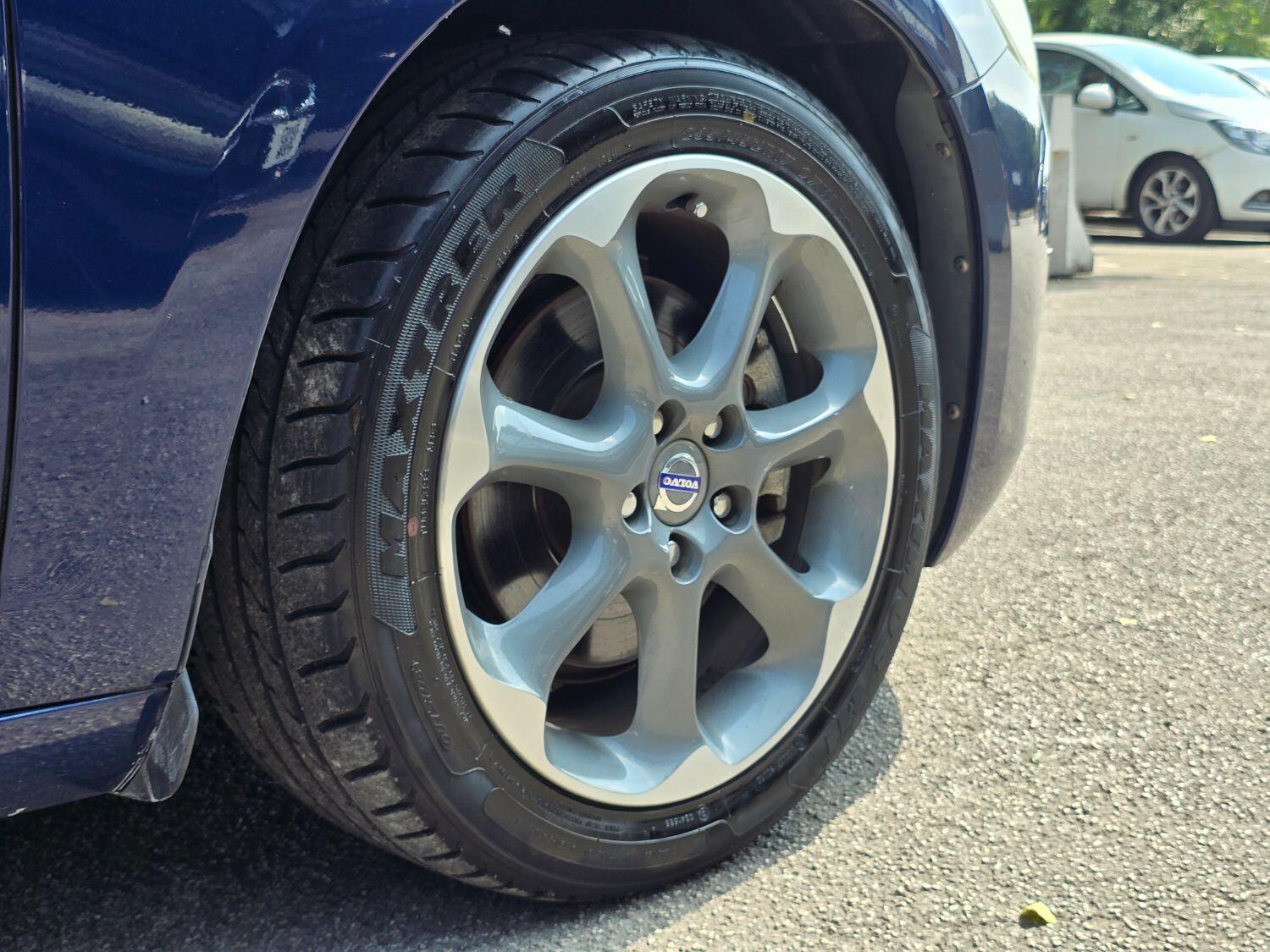 Used Volvo V60 2013 for sale - 77189369: Photo 61