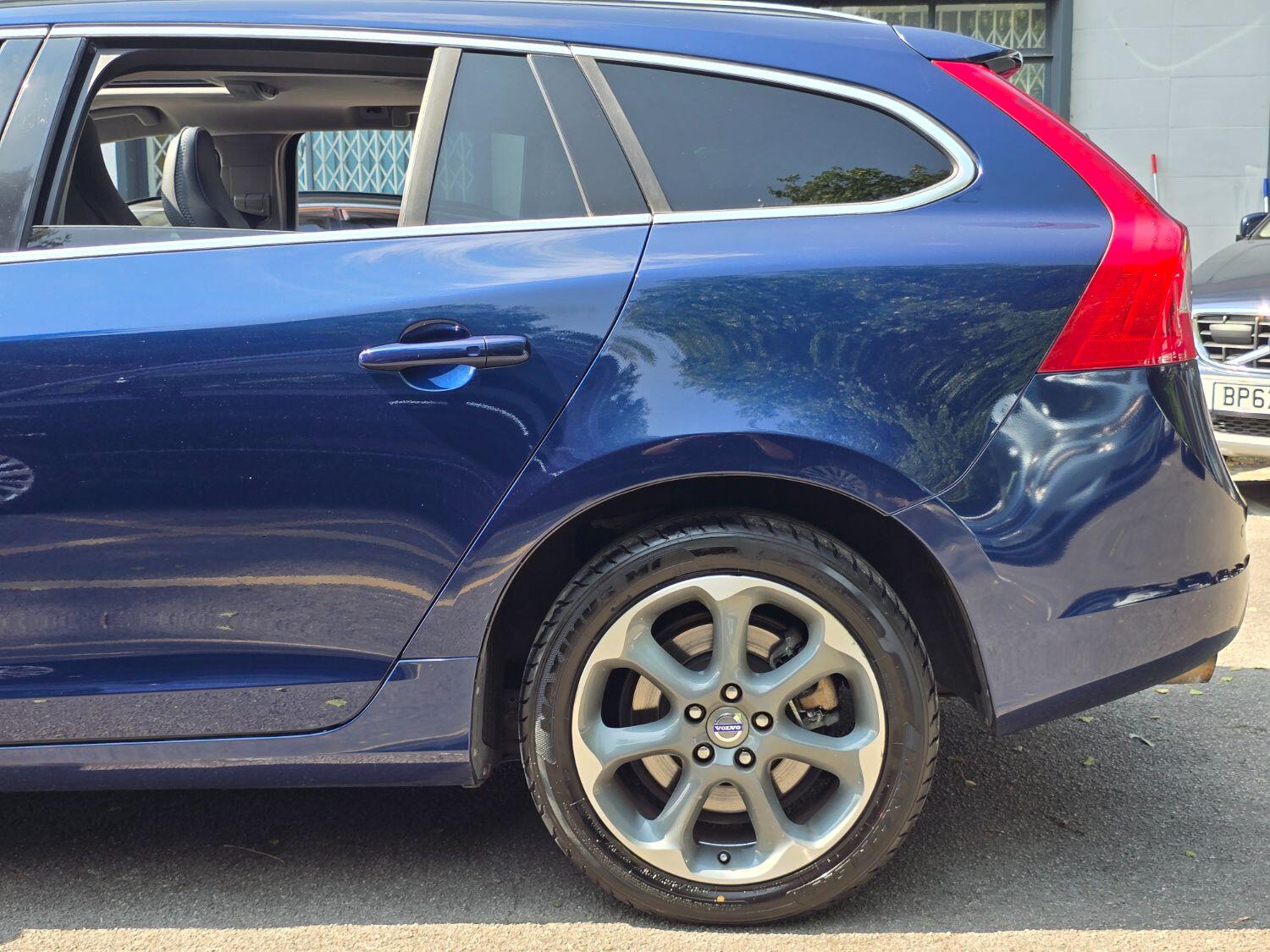 Used Volvo V60 2013 for sale - 77189369: Photo 74
