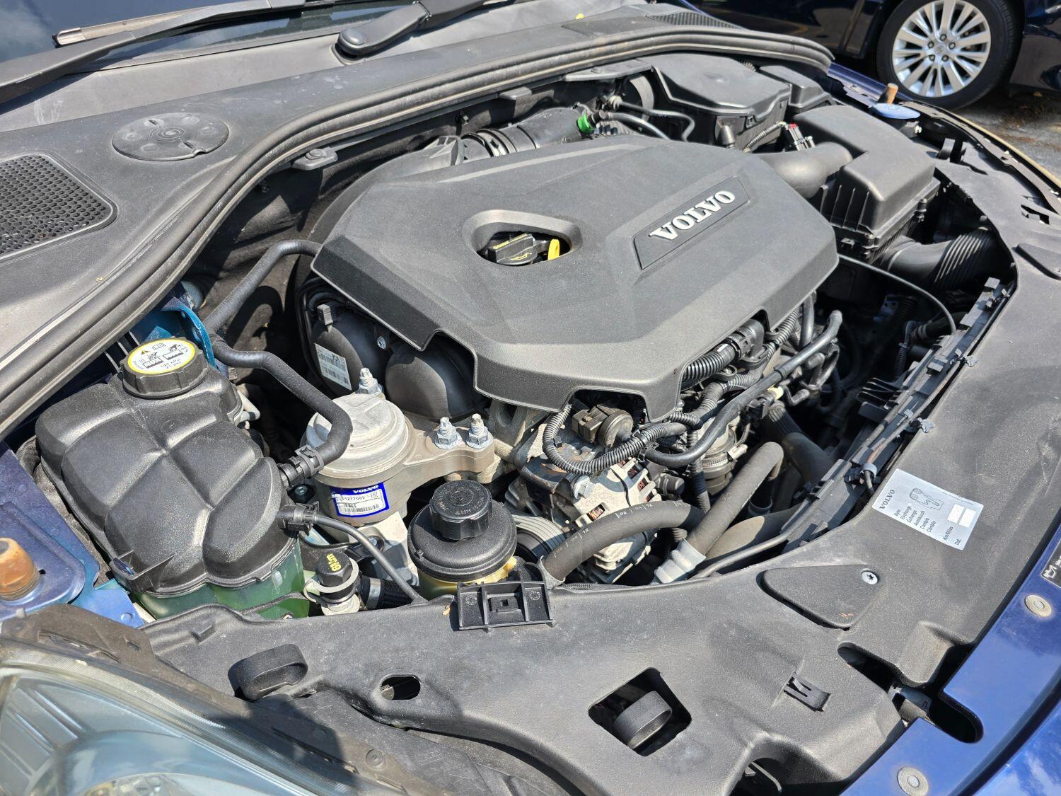 Used Volvo V60 2013 for sale - 77189369: Photo 81