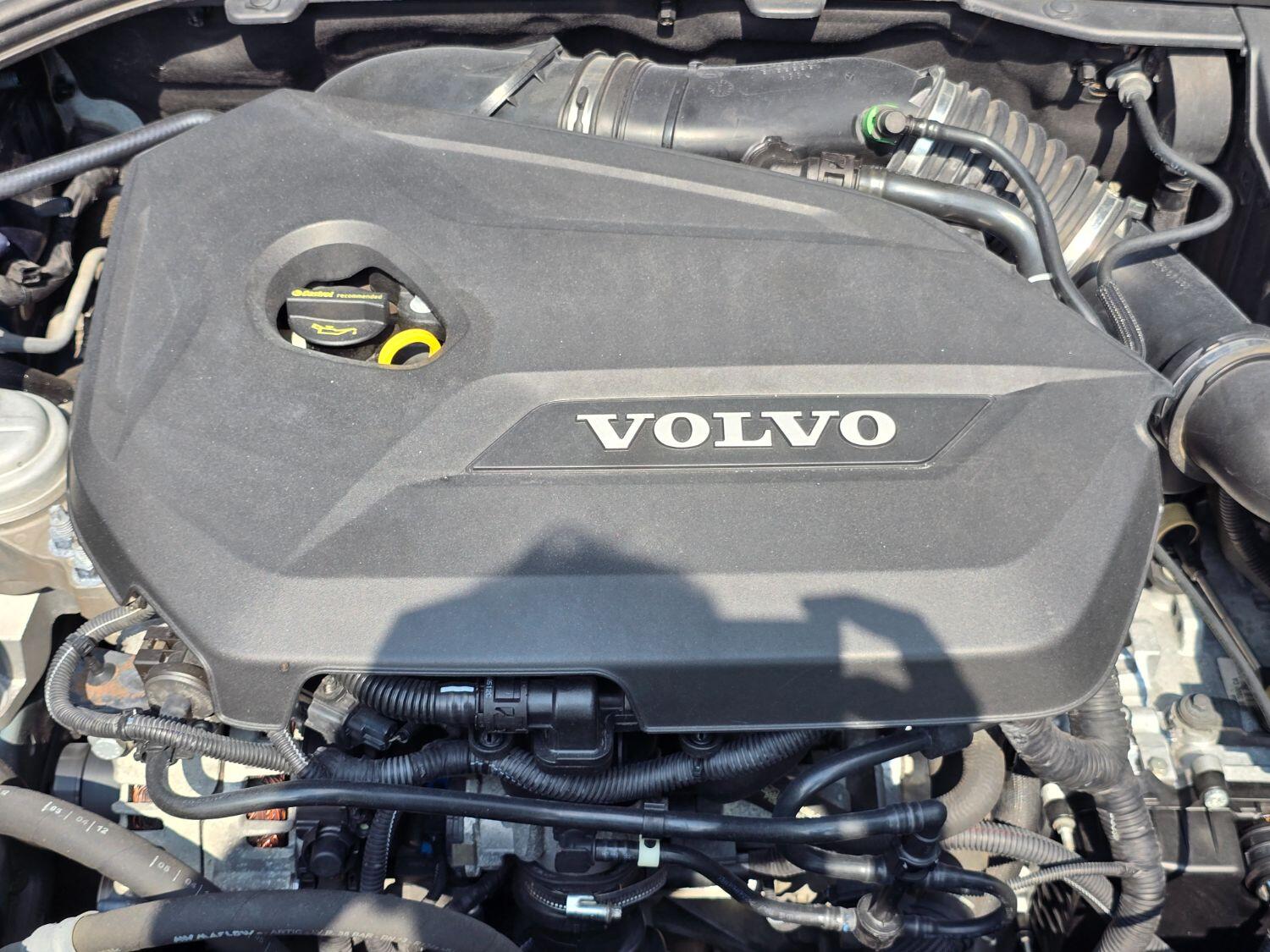 Used Volvo V60 2013 for sale - 77189369: Photo 82