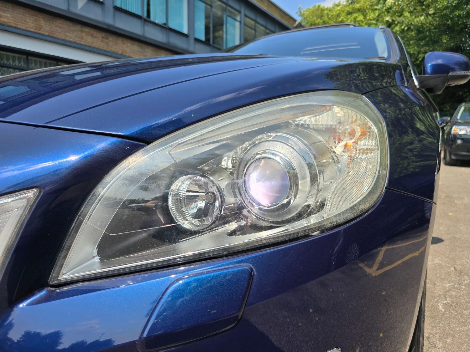 Used Volvo V60 2013 for sale - 77189369: Photo 85