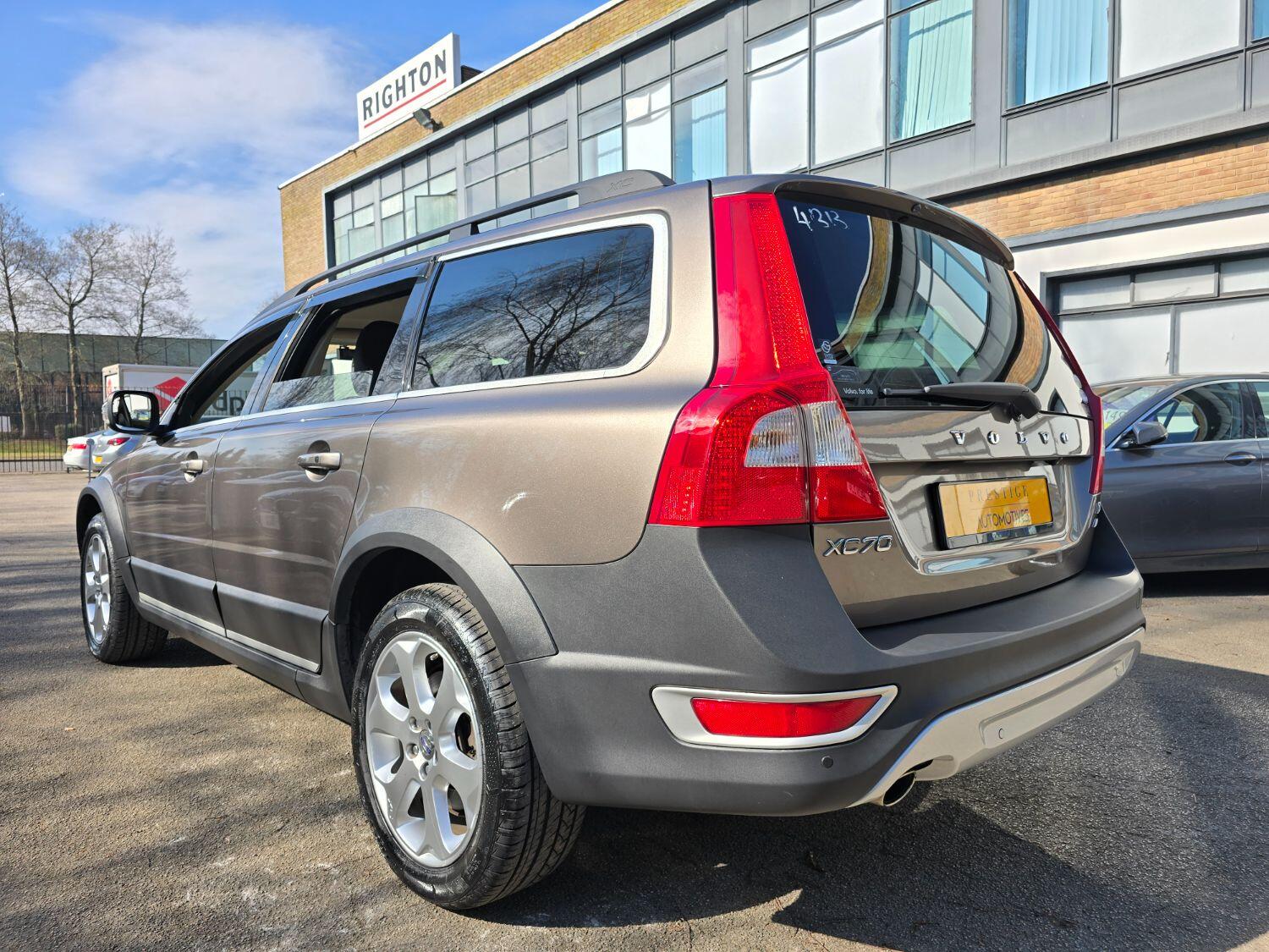 Used Volvo XC70 2011 for sale - 77189407: Photo 10