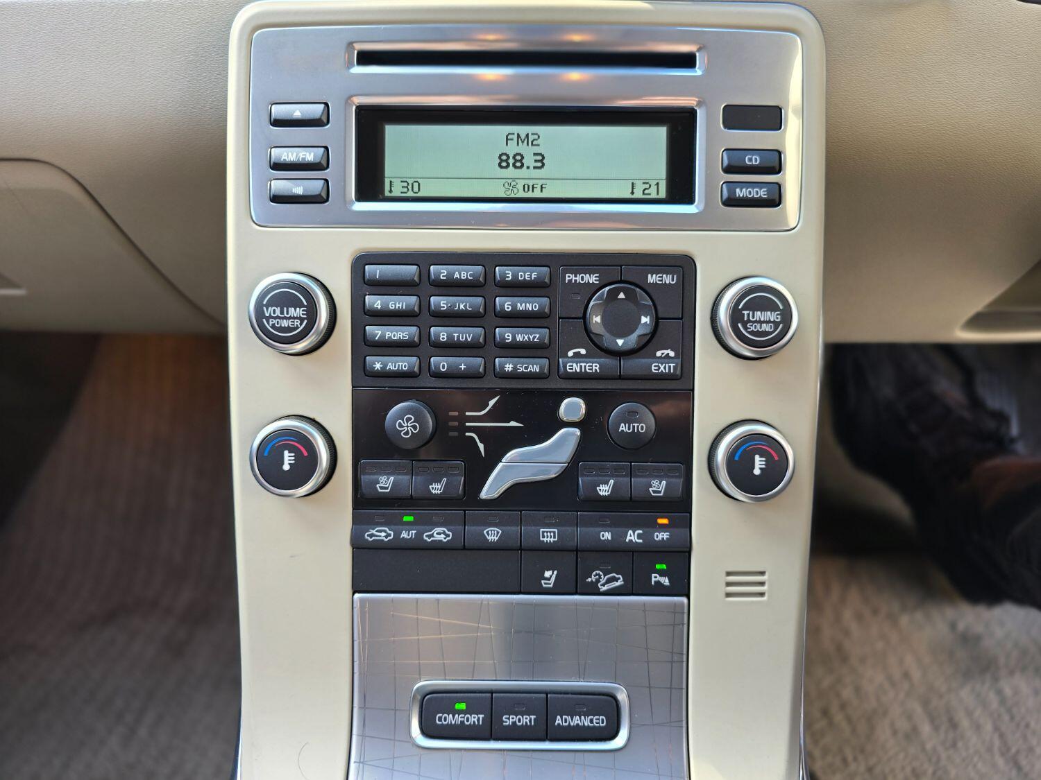 Used Volvo XC70 2011 for sale - 77189407: Photo 17