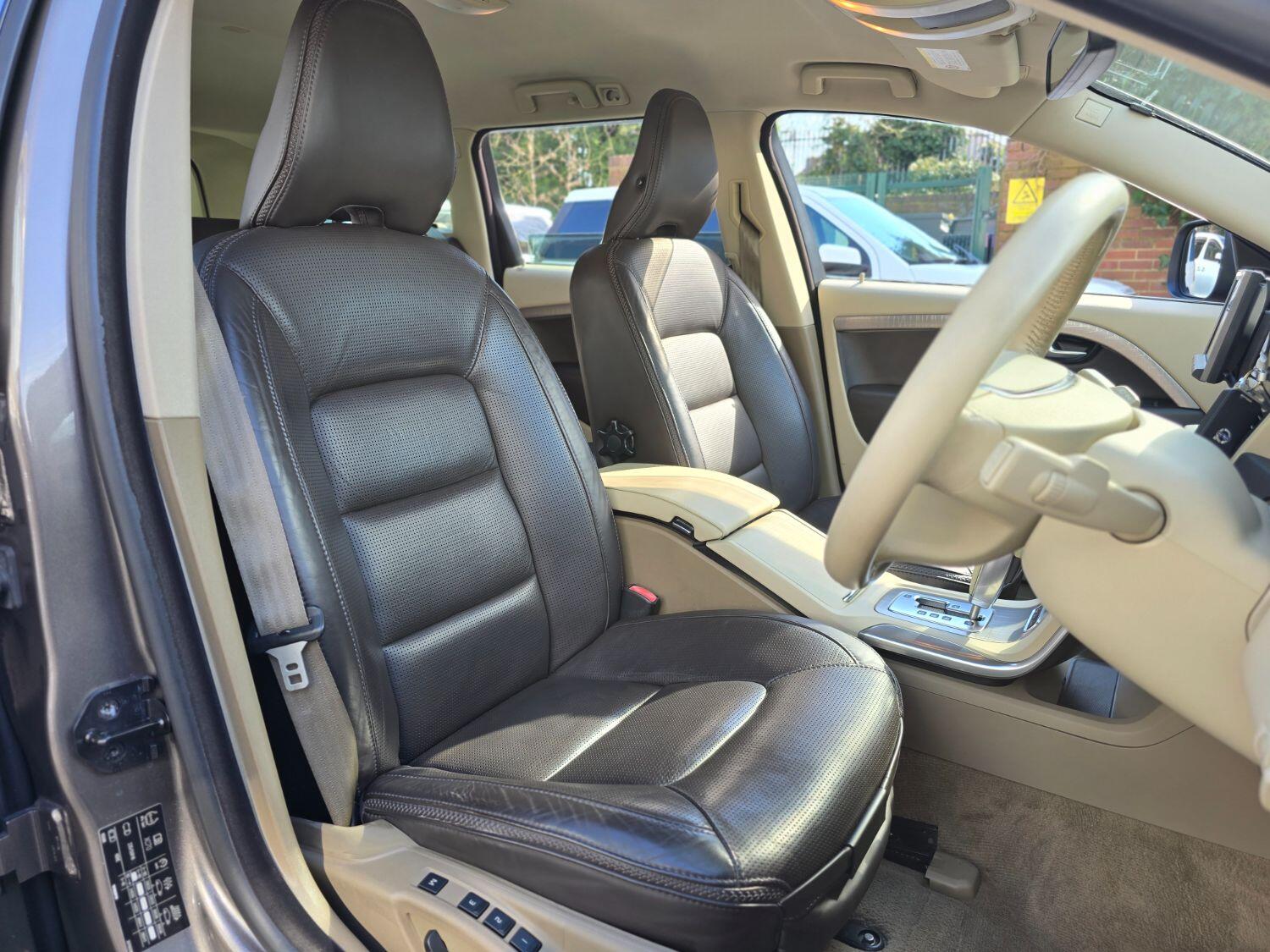 Used Volvo XC70 2011 for sale - 77189407: Photo 21