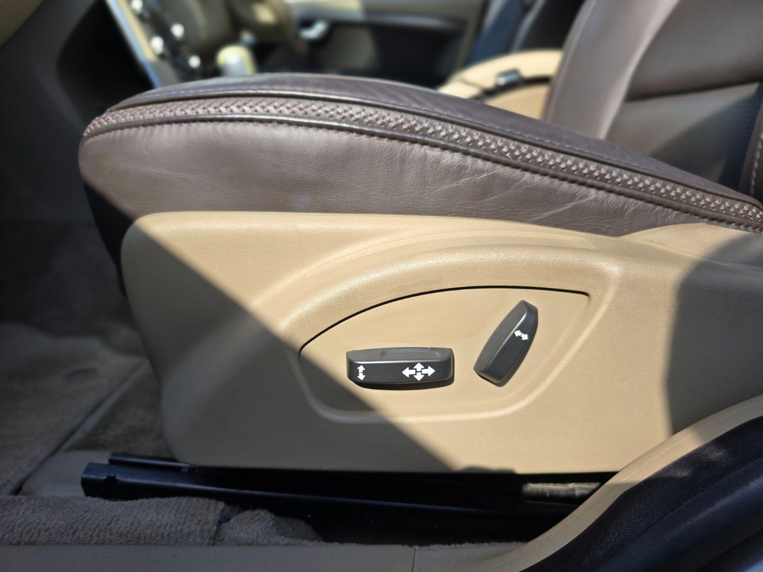 Used Volvo XC70 2011 for sale - 77189407: Photo 26