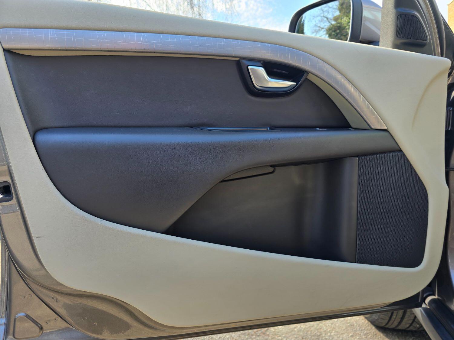 Used Volvo XC70 2011 for sale - 77189407: Photo 27