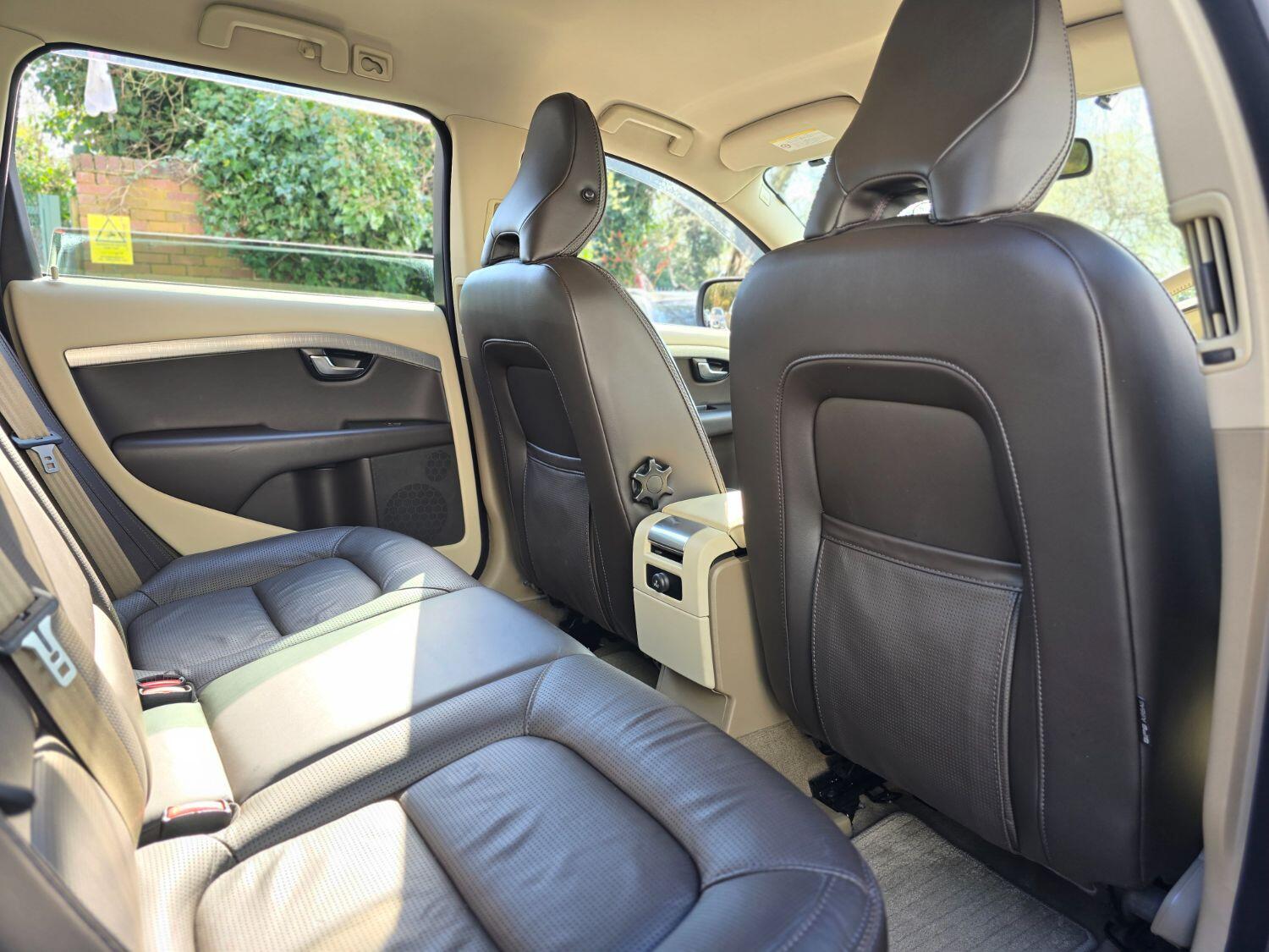 Used Volvo XC70 2011 for sale - 77189407: Photo 32