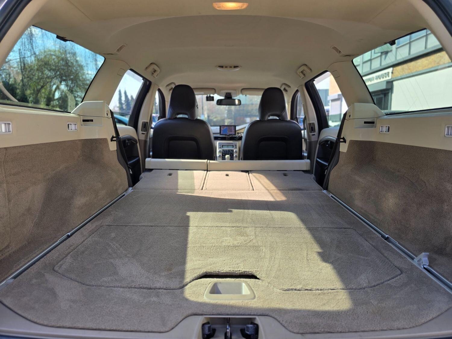 Used Volvo XC70 2011 for sale - 77189407: Photo 41