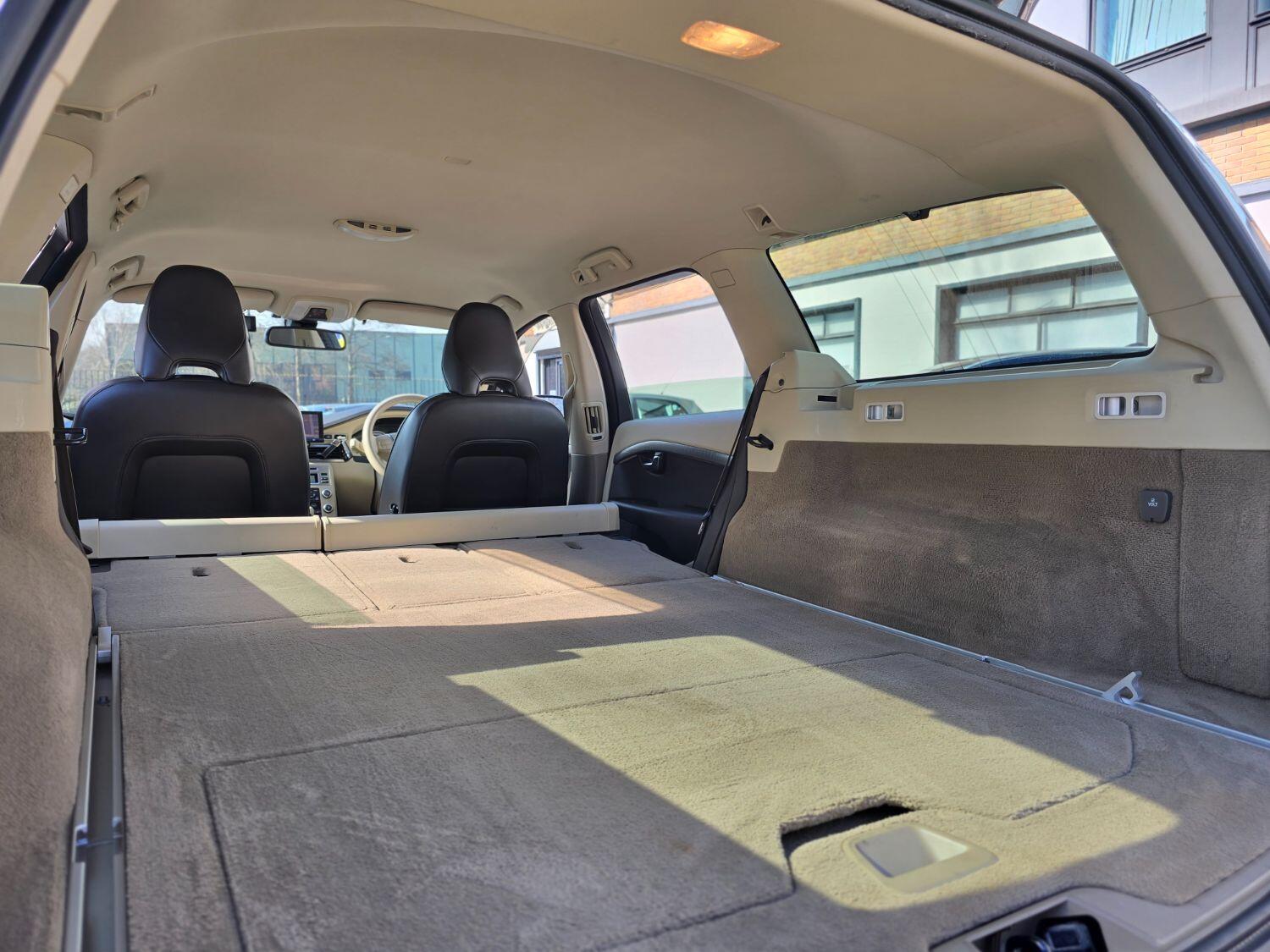 Used Volvo XC70 2011 for sale - 77189407: Photo 44