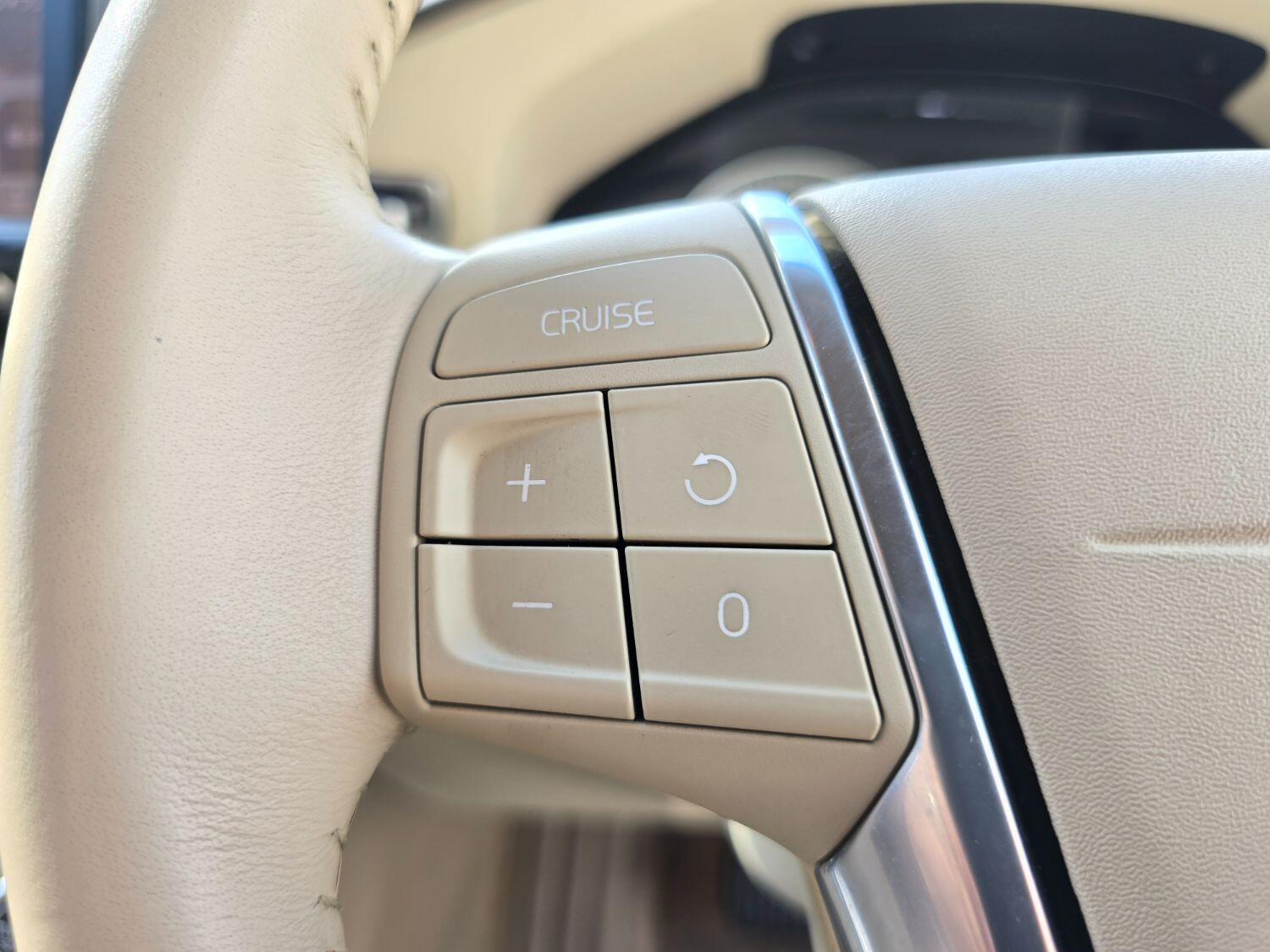 Used Volvo XC70 2011 for sale - 77189407: Photo 45