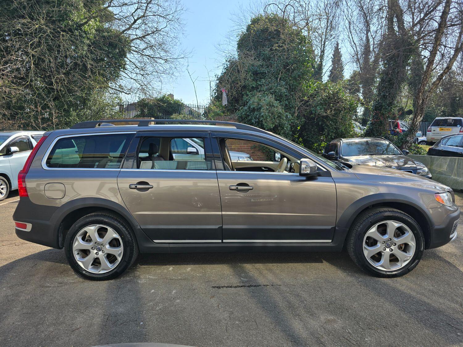 Used Volvo XC70 2011 for sale - 77189407: Photo 7