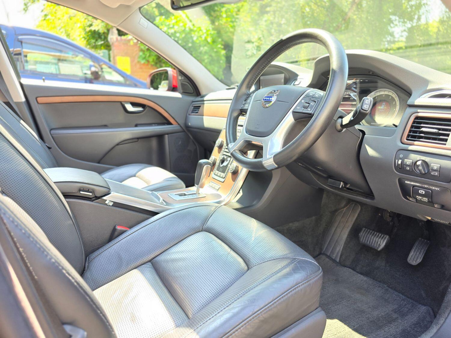 Used Volvo V70 2011 for sale - 77189368: Photo 15