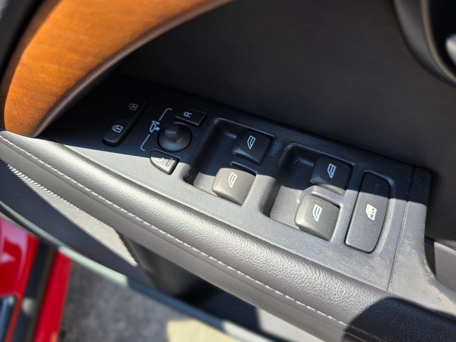 Used Volvo V70 2011 for sale - 77189368: Photo 48