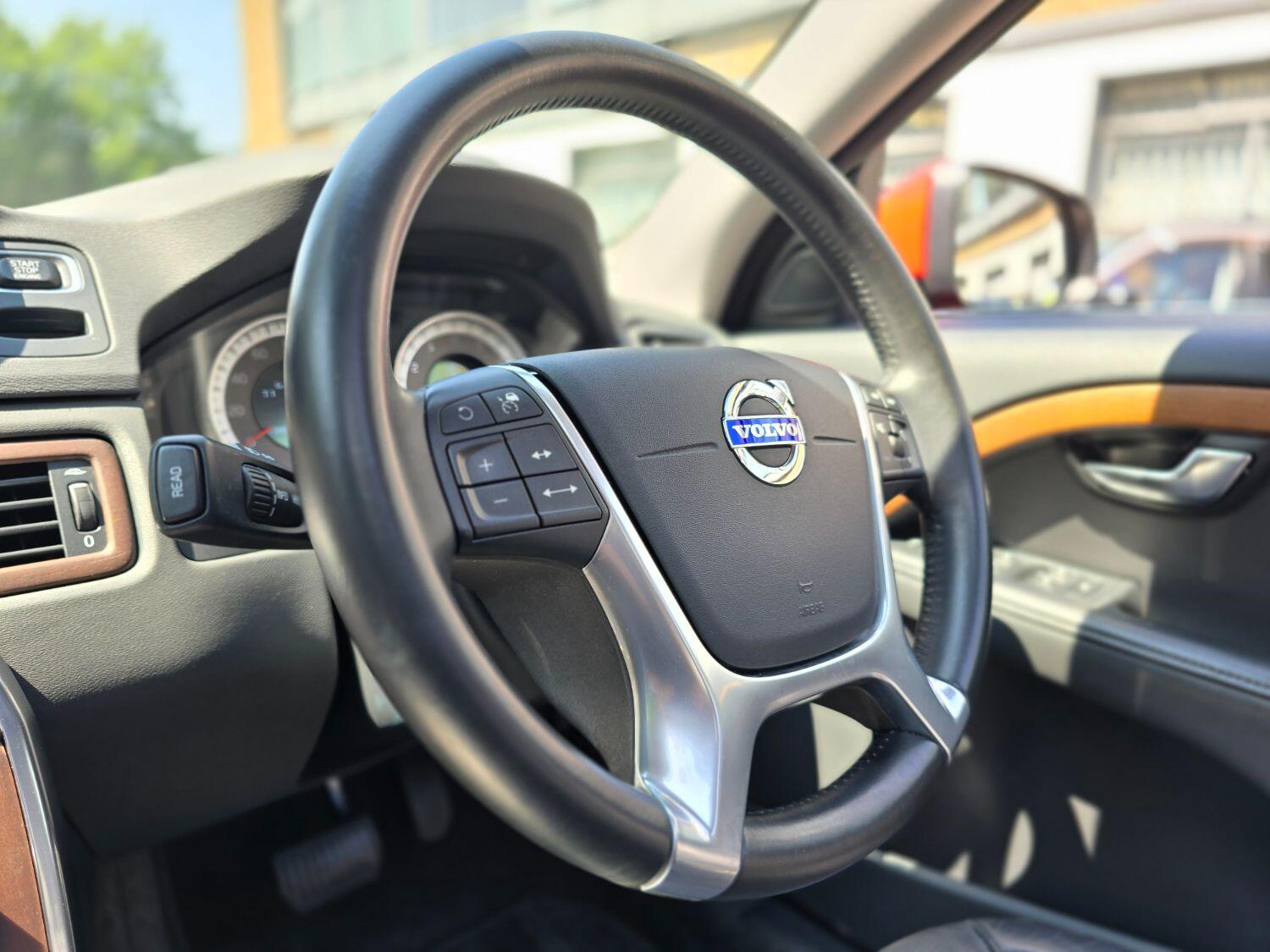 Used Volvo V70 2011 for sale - 77189368: Photo 92