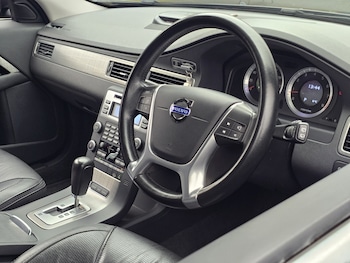 Used Volvo XC70 2010 for sale - 78349237: Photo