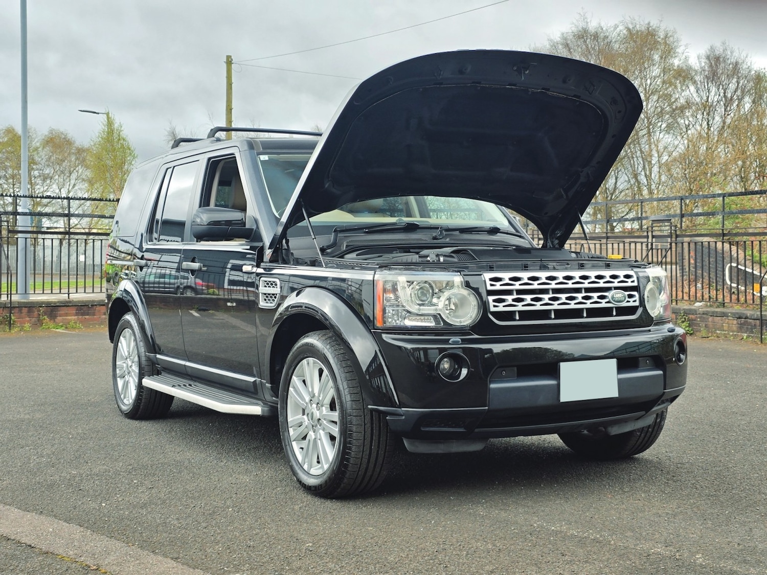 Used Land Rover Discovery 4 for sale - 78155456: Photo 15