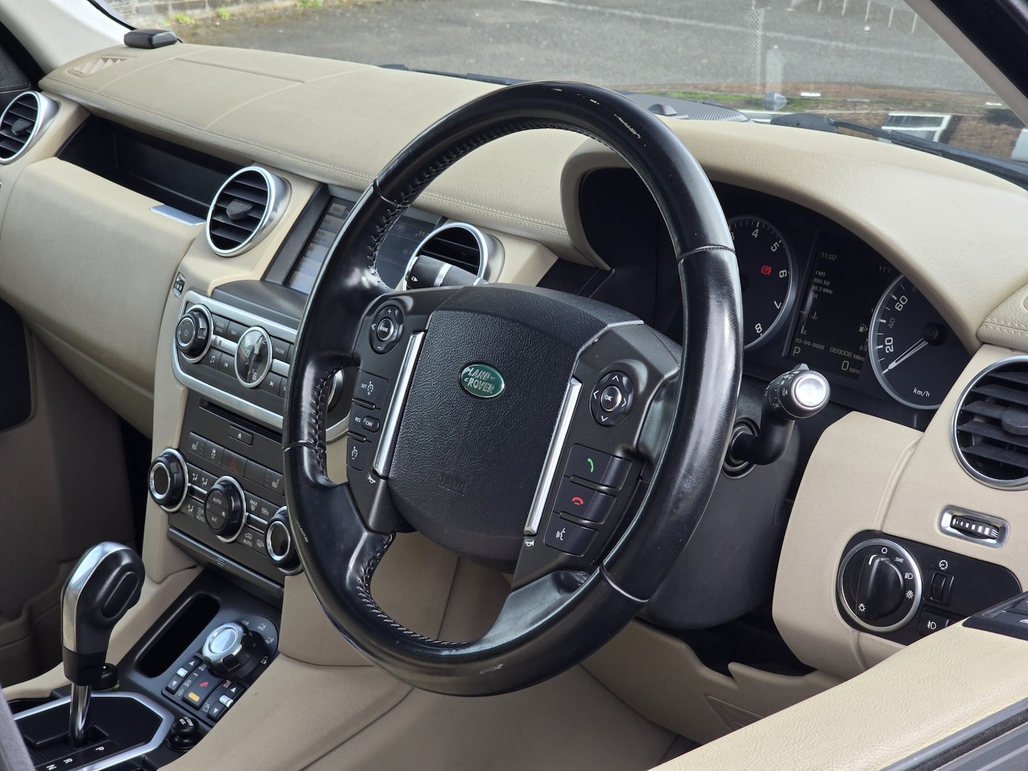 Used Land Rover Discovery 4 for sale - 78155456: Photo 2