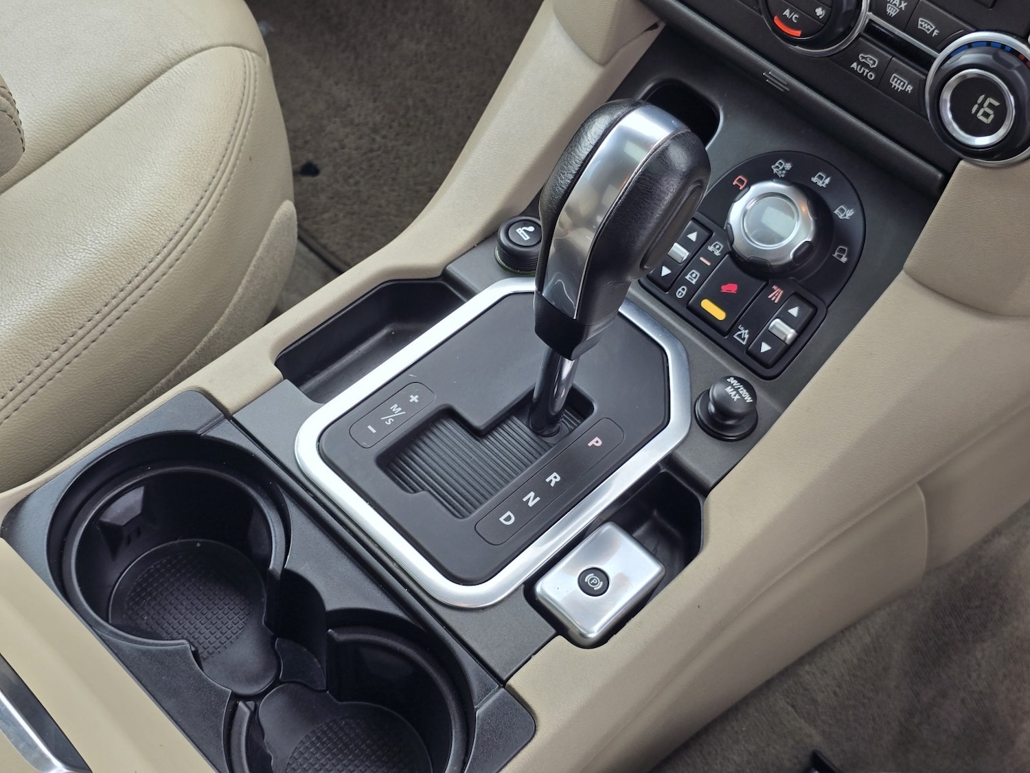 Used Land Rover Discovery 4 for sale - 78155456: Photo 28