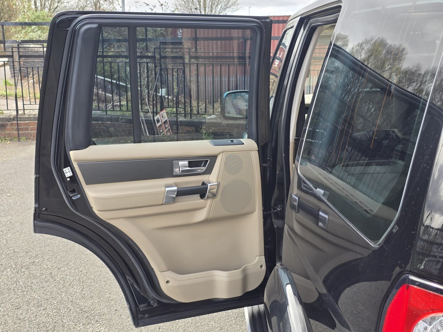 Used Land Rover Discovery 4 for sale - 78155456: Photo 60