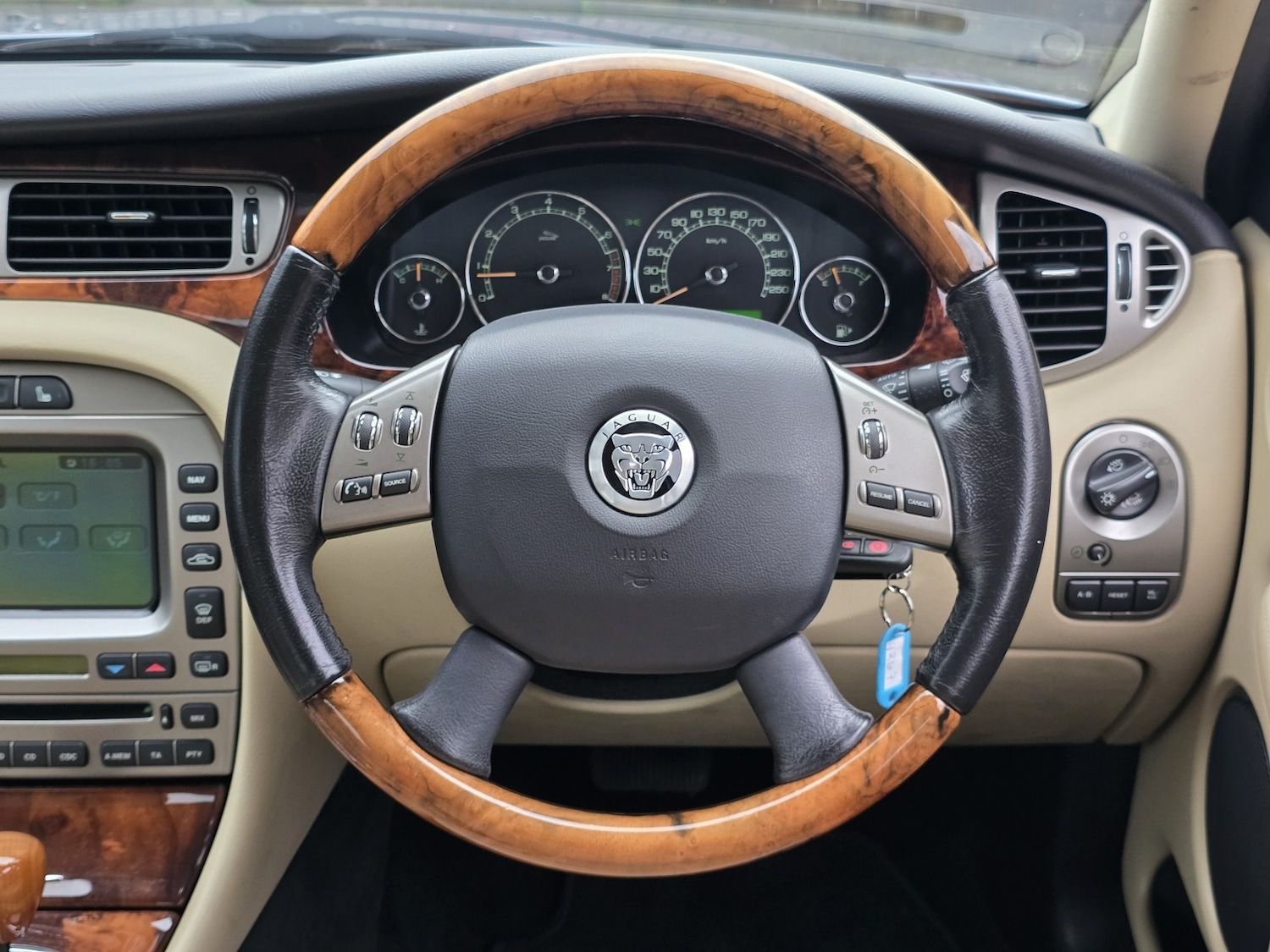 Used Jaguar X-Type 2024 for sale - 77781802: Photo 28