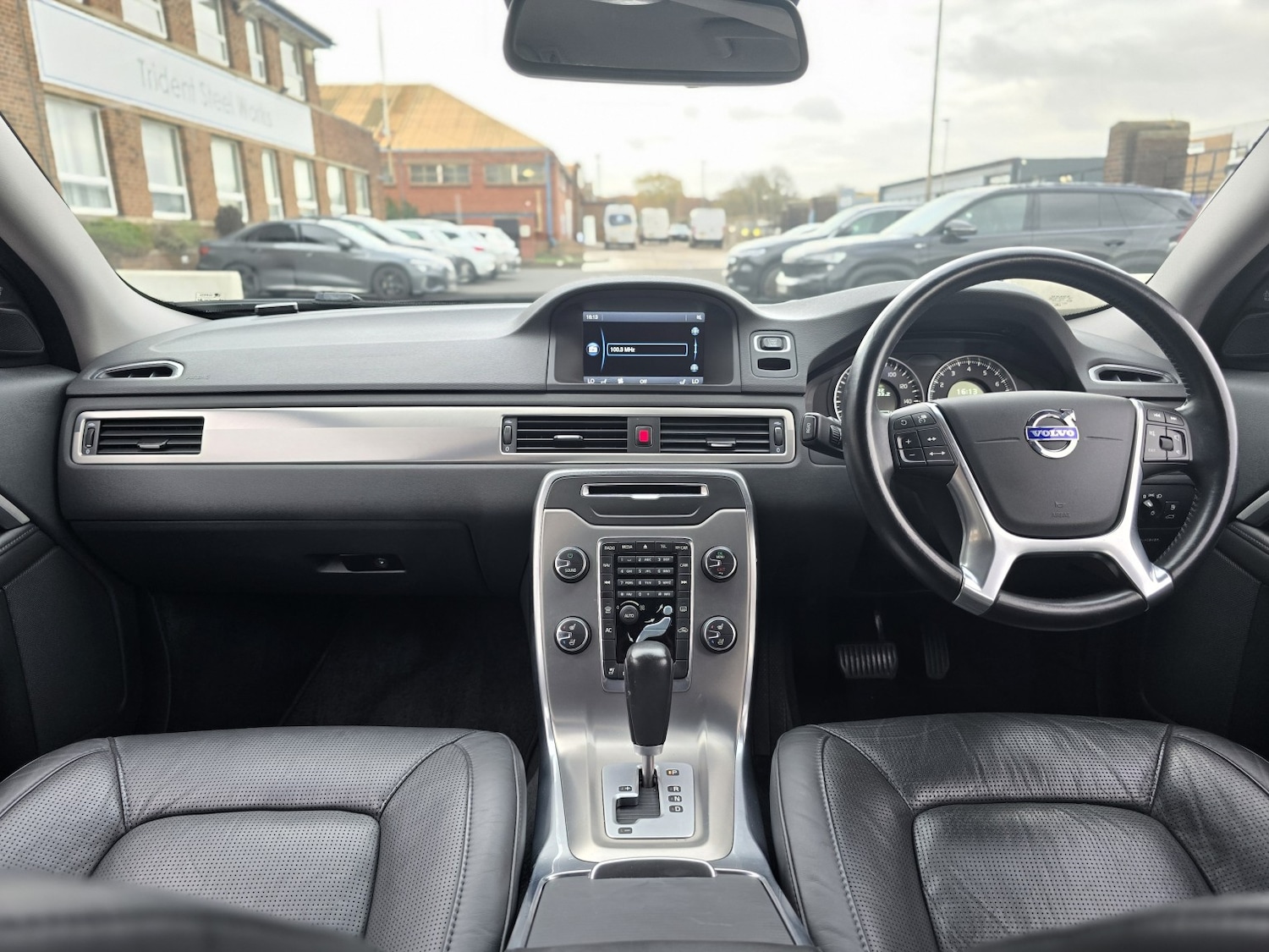 Used Volvo V70 for sale - 77189387: Photo 2