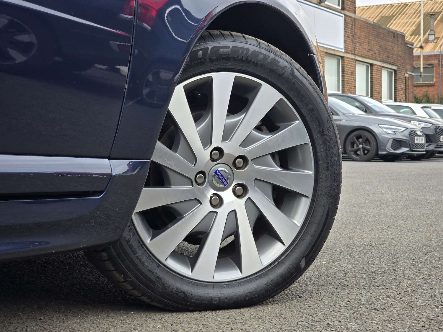 Used Volvo V70 for sale - 77189387: Photo 3