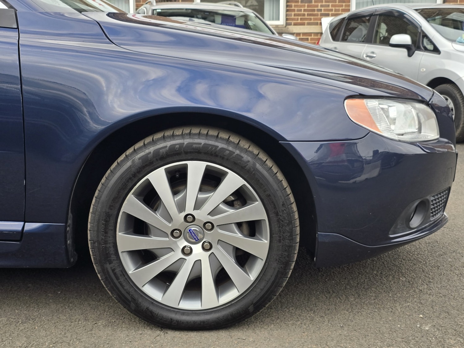 Used Volvo V70 for sale - 77189387: Photo 42