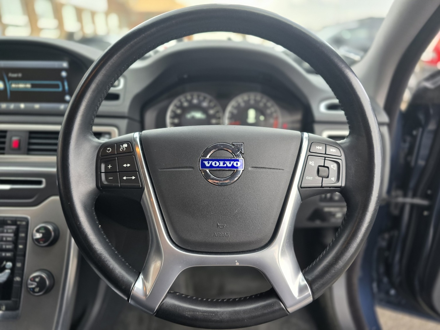 Used Volvo V70 for sale - 77189387: Photo 45