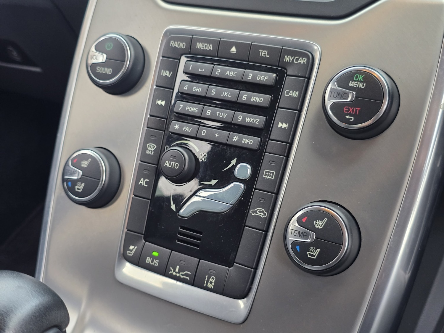 Used Volvo V70 for sale - 77189387: Photo 49