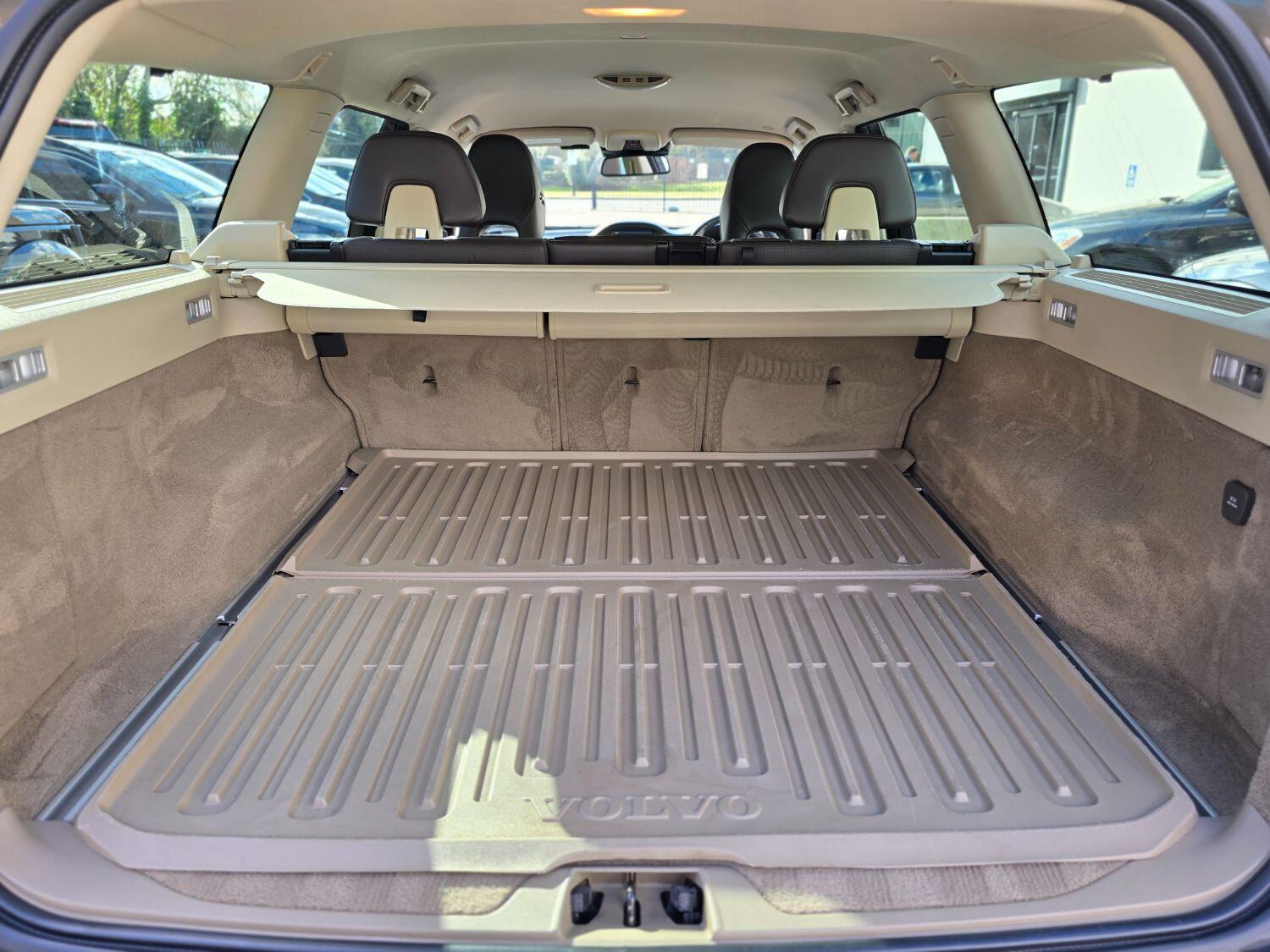 Used Volvo XC70 2013 for sale - 77694415: Photo 47