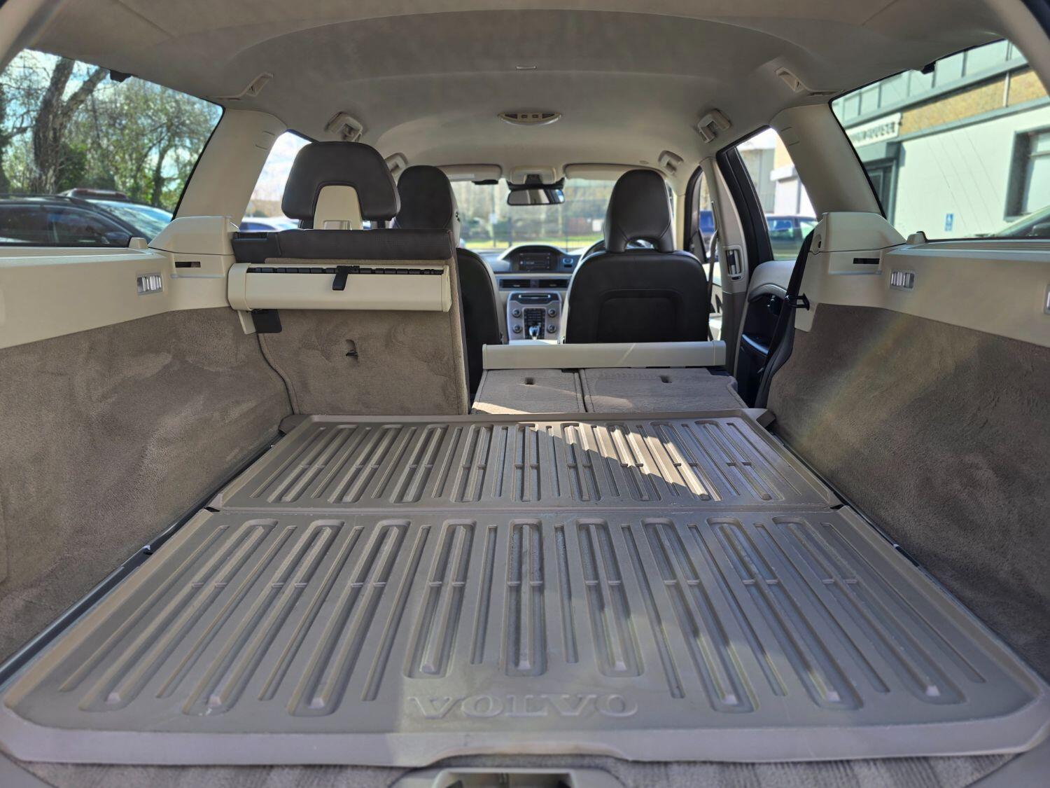 Used Volvo XC70 2013 for sale - 77694415: Photo 50