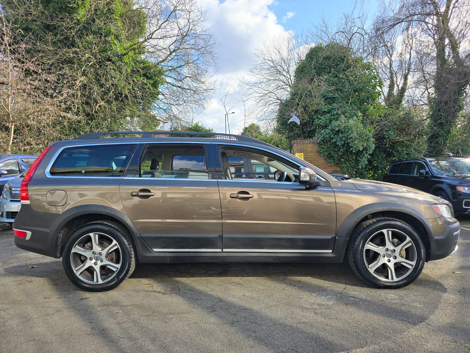 Used Volvo XC70 2013 for sale - 77694415: Photo 78
