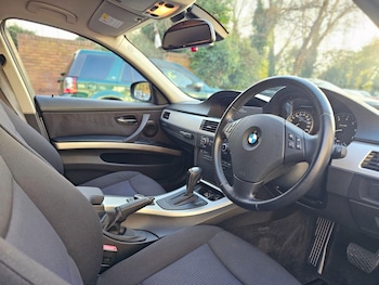 Used BMW 3 Series 2011 for sale - 77189404: Photo