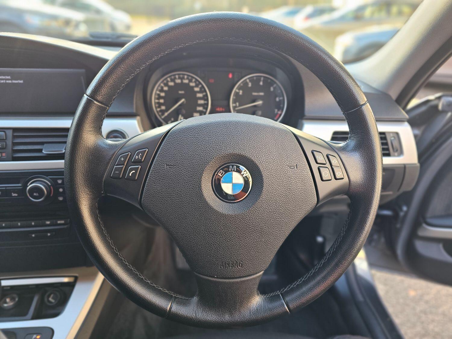 Used BMW 3 Series 2011 for sale - 77189404: Photo 5